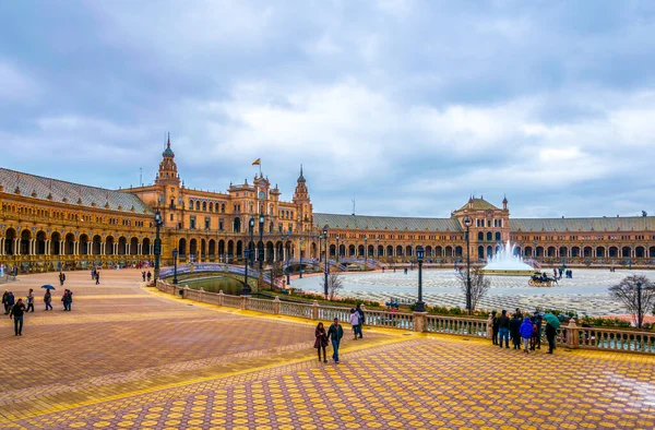 İspanya 'nın Sevilla şehrindeki Plaza de Espana