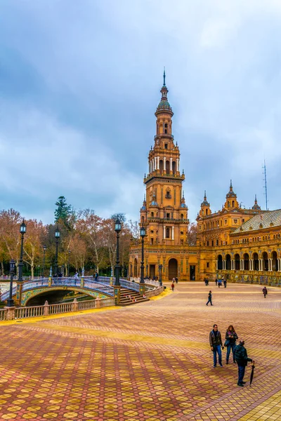 İspanya 'nın Sevilla şehrindeki Plaza de Espana