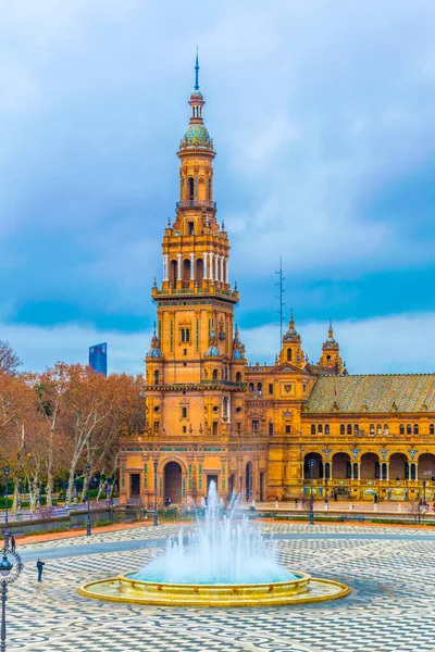 İspanya 'nın Sevilla şehrindeki Plaza de Espana