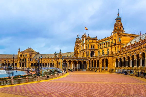 İspanya 'nın Sevilla şehrindeki Plaza de Espana