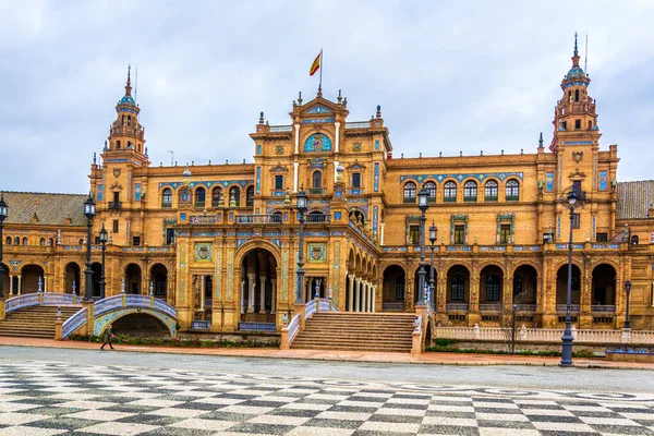 İspanya 'nın Sevilla şehrindeki Plaza de Espana