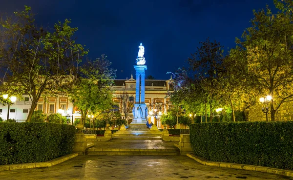 Inmaculada Άγαλμα Στην Ισπανική Πόλη Sevilla Που Βρίσκεται Μεταξύ Του — Φωτογραφία Αρχείου