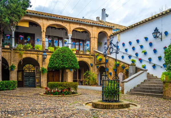Vista Cortile Stile Tradizionale Una Casa Nella Città Spagnola Cordoba — Foto Stock