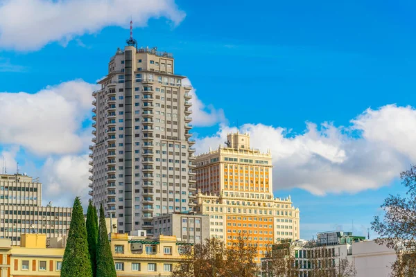 Edificio de espana ve Madrid 'deki diğer gökdelenler.