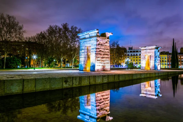 madrid, İspanya, debod Tapınağı de üzerinden günbatımı