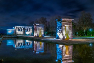 madrid, İspanya, debod Tapınağı de üzerinden günbatımı