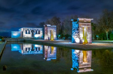 madrid, İspanya, debod Tapınağı de üzerinden günbatımı