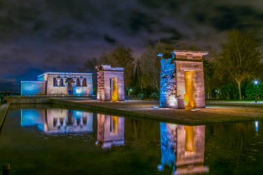madrid, İspanya, debod Tapınağı de üzerinden günbatımı