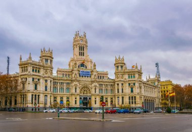 Palacio de Cibeles manzarası. Madrid, İspanya