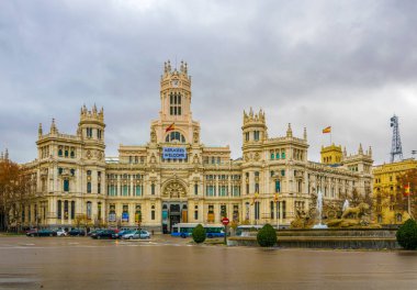 Palacio de Cibeles manzarası. Madrid, İspanya