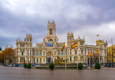 Palacio de Cibeles manzarası. Madrid, İspanya