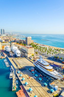 Barcelona, Spai limanında bir kuru rıhtım manzarası