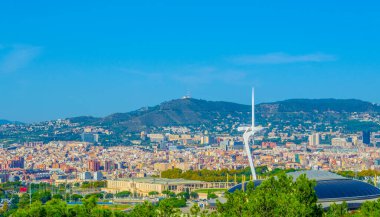 Barcelona, Spai 'deki olimpiyat parkının hava manzarası.