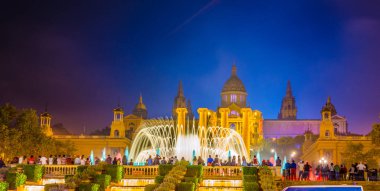 Barcelona 'daki Katalan Sanat Müzesi' nin Gece Görüşü - Barcelon 'daki Museu Nacional d' Art de Catalunya