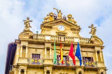 İspanya şehir broşüründeki belediye binası.