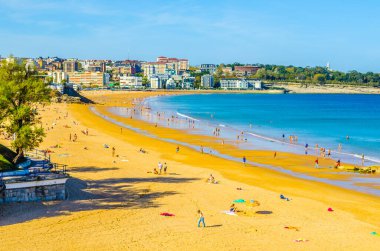 İspanyol şehri Santande 'de bir sahil manzarası