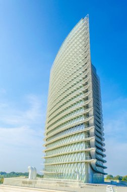 Torre del aqua gökdeleni eskiden Zaragoza, Spai 'de EXPO 2008' in en önemli gösterilerinden biriydi.