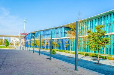 200 yılında Zaragoza 'daki dünya fuarının tüm katılımcılarını sunan sokak manzarası