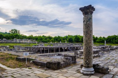 İlk İspanya başkenti veliki preslav 'ın Shumen yakınlarındaki harabelerinin manzarası.