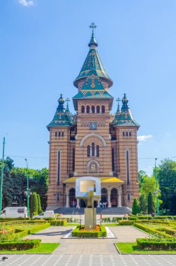 Romanya 'nın Timisoara kentindeki metropol katedralinin manzarası