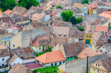 Saint Mary katedralinin tepesinden Romen şehir sibiusunun havadan görünüşü