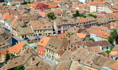 Saint Mary katedralinin tepesinden Romen şehir sibiusunun havadan görünüşü