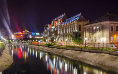 Adalet Sarayı, Bükreş, Romanya'nın gece çekimi