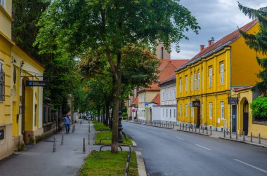 Hırvatistan 'ın Zagreb bölgesindeki Kaptol caddesindeki güzel bir binanın manzarası