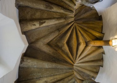 Avusturalya 'nın başkenti Graz' da yer alan ünlü çift sarmal merdiven.