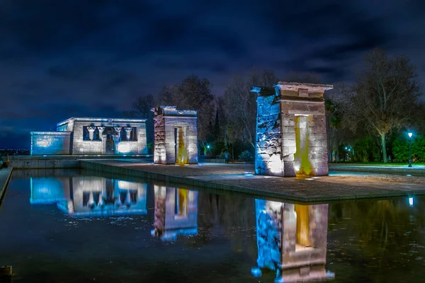 madrid, İspanya, debod Tapınağı de üzerinden günbatımı