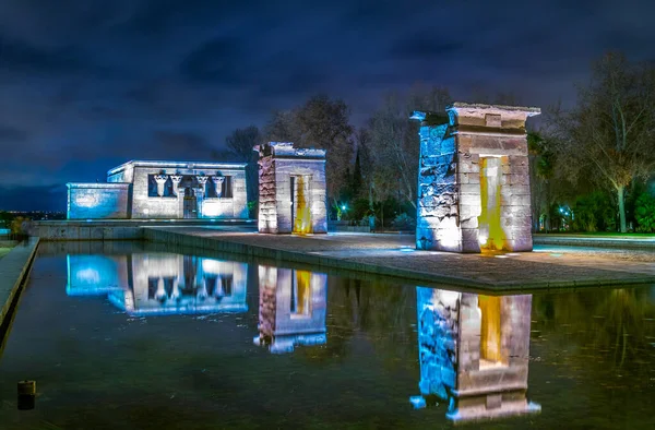 madrid, İspanya, debod Tapınağı de üzerinden günbatımı