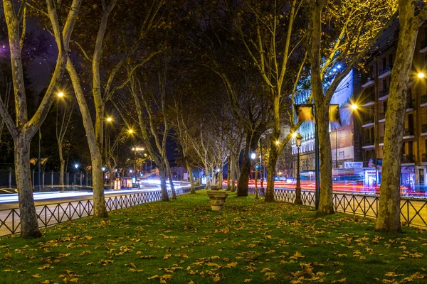 Нічний Вид Ілюміновану Алею Центральному Мадриді — стокове фото