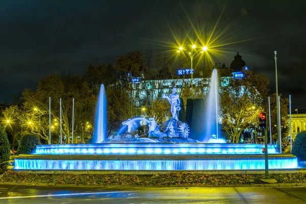 Night View Illuminated Neptun Fountain Madrid — стокове фото