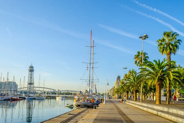 View Promenade Passing Port Vell Barcelona Spai —  Fotos de Stock