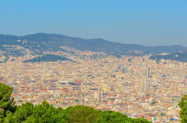 Montjuic kalesinden Barcelona 'nın havadan görünüşü, İspanya