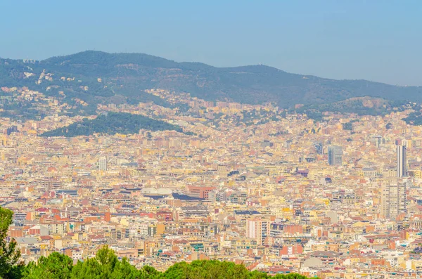 Montjuic kalesinden Barcelona 'nın havadan görünüşü, İspanya