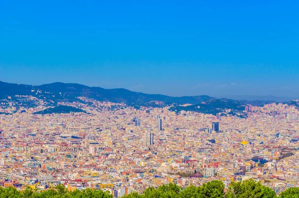 Montjuic kalesinden Barcelona 'nın havadan görünüşü, İspanya