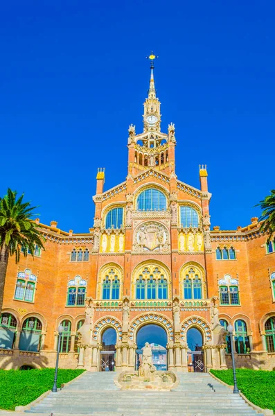 Barcelona, İspanya 'daki eski Santa Creu i Sant Pau Hastanesi manzarası