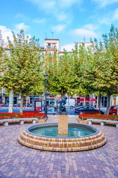 Logrono, Spai 'de eski bir okulun manzarası.