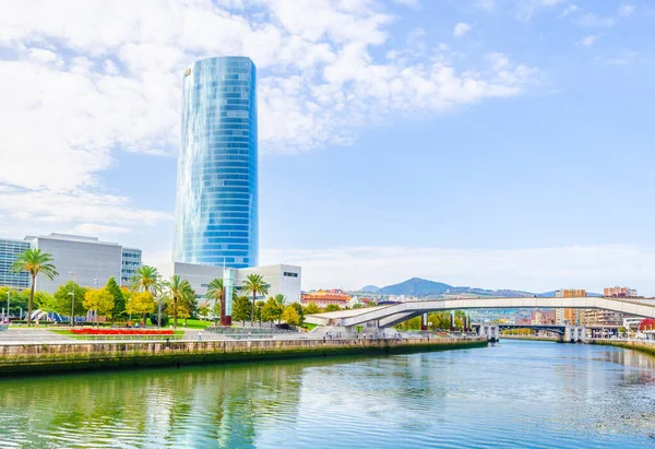 Bilbao, Spai 'deki Iberdrola gökdeleninin manzarası