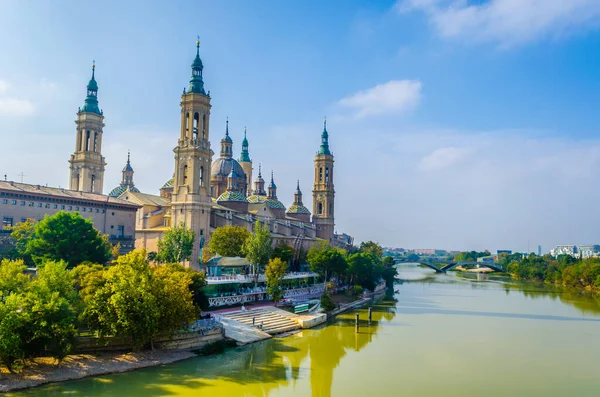 Bazilika de nuestra senora de pilar in Zaragoza, Spai