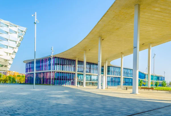 200 yılında Zaragoza 'daki dünya fuarının tüm katılımcılarını sunan sokak manzarası