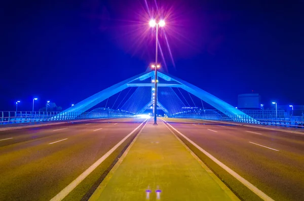 Нічний Вид Puente Del Tercer Millenio Bridge Zaragoza Spai — стокове фото