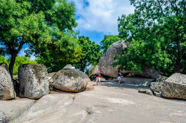 Bulgaristan 'ın Taş oluşumundaki büyük kayalar Beglik Tash olarak da bilinir muhtemelen mistik amaçlar için de kullanılan ünlü İngiliz taşına benzer..