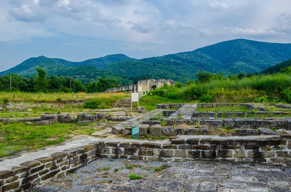 İlk İspanya başkenti veliki preslav 'ın Shumen yakınlarındaki harabelerinin manzarası.