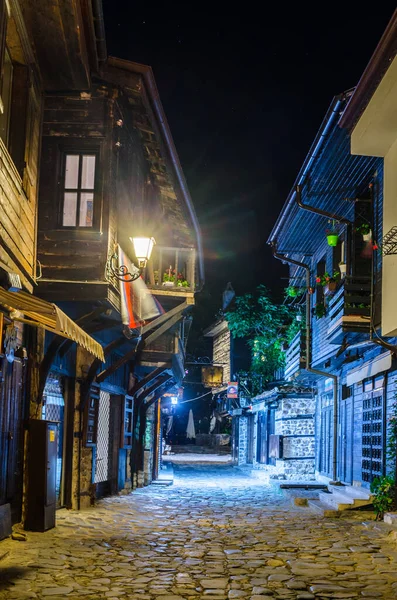 Unesco 'nun dünya mirasına ait olan Bulgar kentinin aydınlanmış caddeleri.