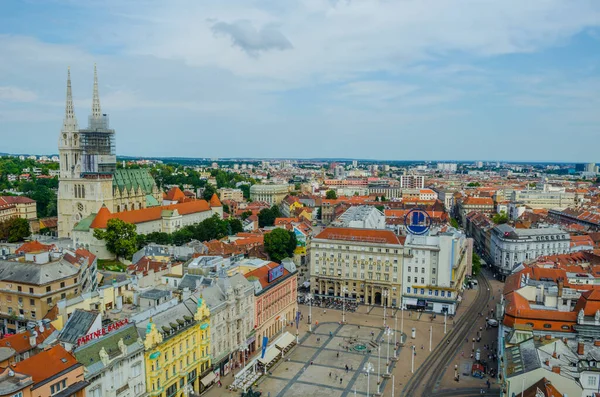 Hırvat başkenti zagreb 'deki Ben Jelacic Meydanı' nın havadan görünüşü