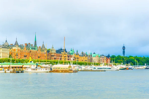 View Stockholm Waterfront Beautiful Old Houses Stretched Alongside Swede — Foto de Stock