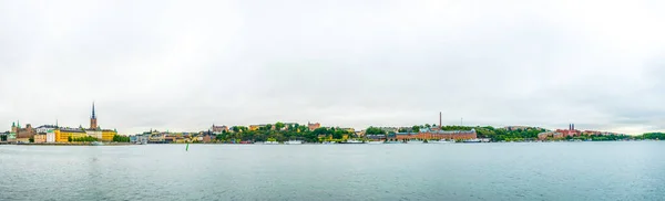 斯德哥尔摩全景与索德马尔姆岛和甘姆拉斯坦老城 — 图库照片