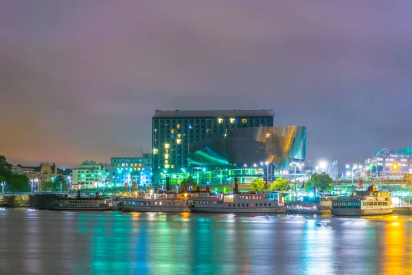 Stockholm Rıhtımı Kongre Merkezi ve Radisson Blu Waterfront Oteli, Stockholm, İsveçli